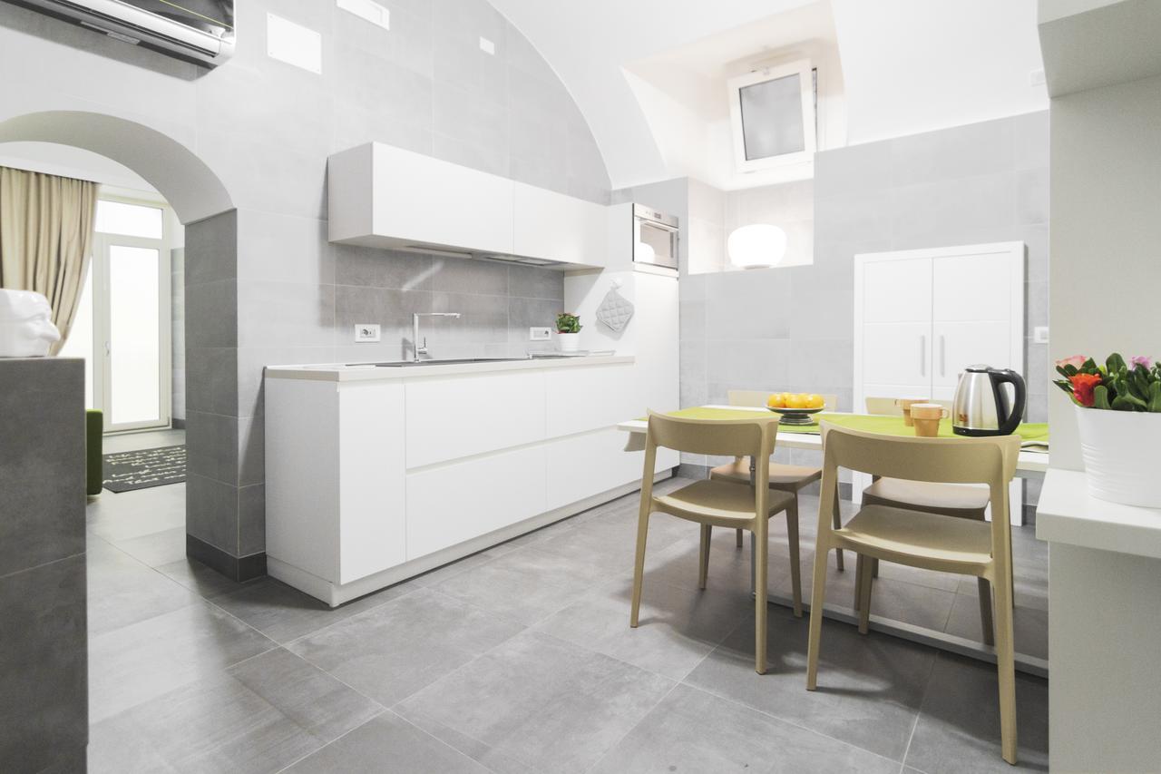 Апартаменты Relais Nevel Ai Decumani Неаполь Экстерьер фото
